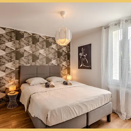 Le Houx I T2 I